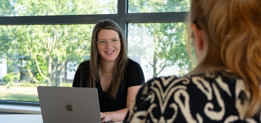 Cora, Recruiter, Sansidor